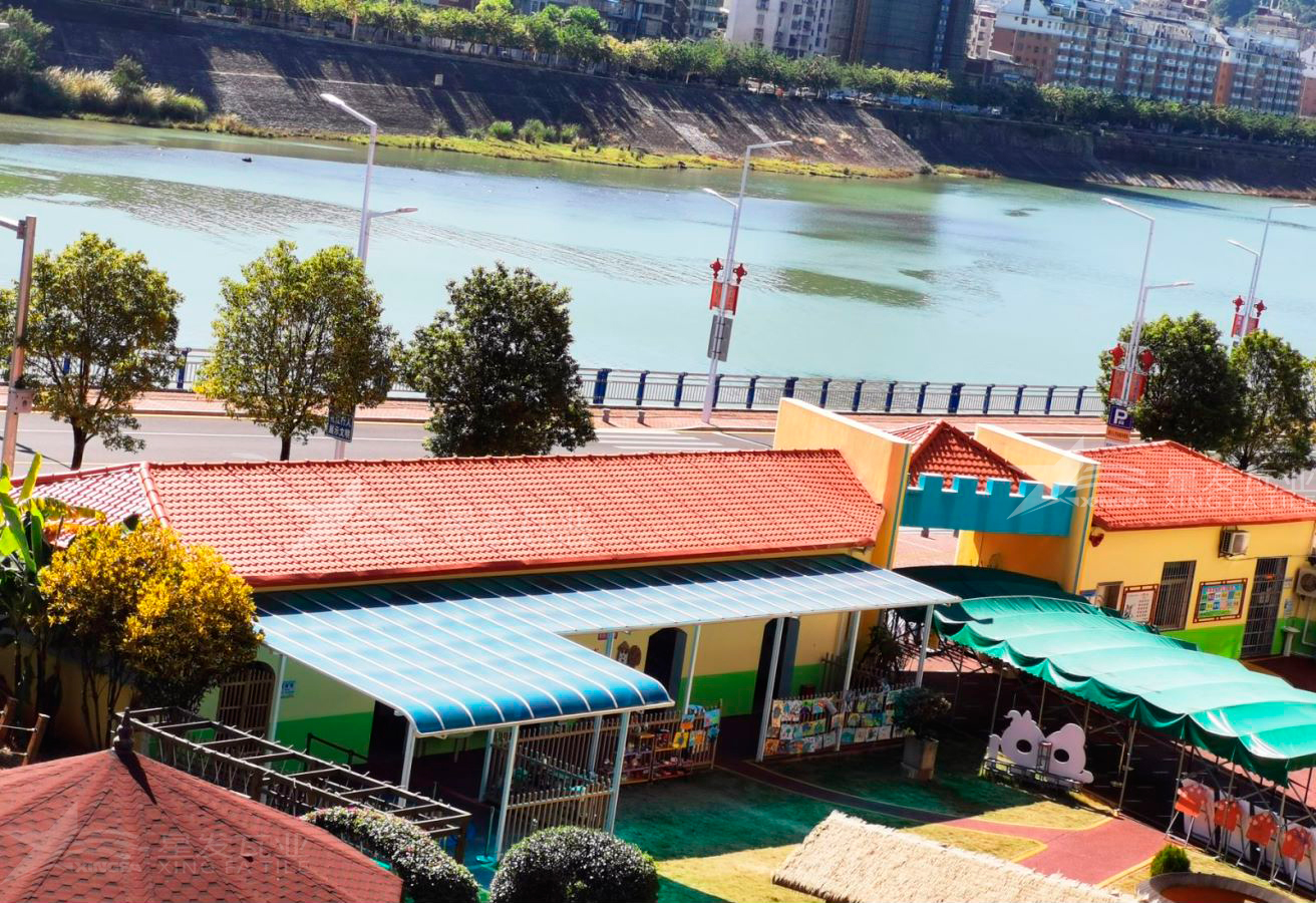 信陽(yáng)樹(shù)脂瓦型號(hào)880屋面用復(fù)古風(fēng)仿古瓦價(jià)格 耐高溫隔熱別墅瓦 樹(shù)脂瓦生產(chǎn)廠(chǎng)家單價(jià)